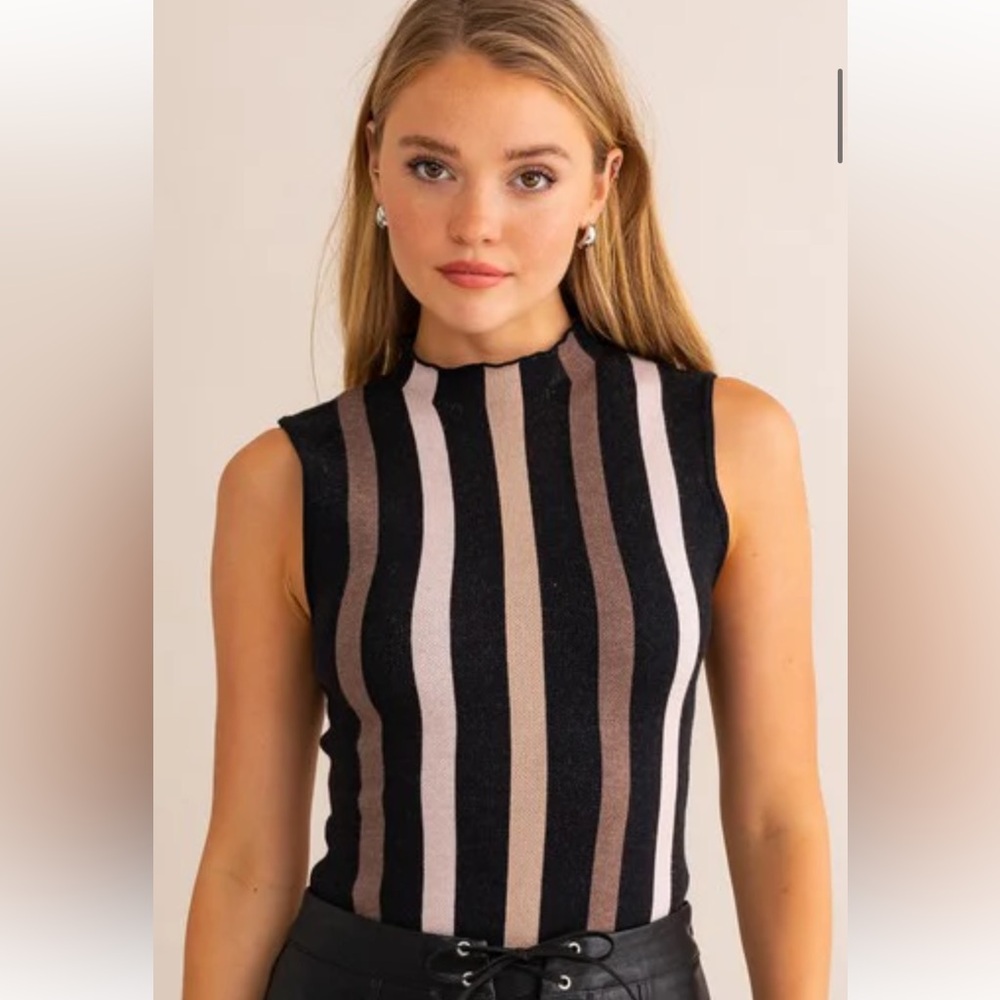 Mock Neck Sweater Bodysuit. Sexy + Classy 🤎🖤